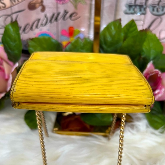 💜Louis Vuitton Epi Men’s Wallet - Picture 6 of 16